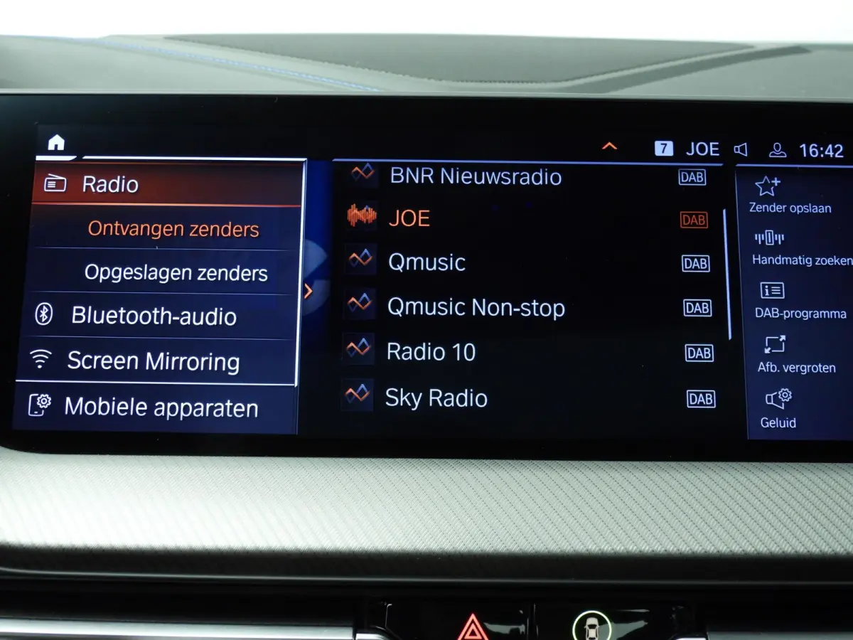 218i | M-Sportpakket | LED | HUD | Panoramadak | Stoelverwarming | DAB | Hifi speakers | Alu 18 inch