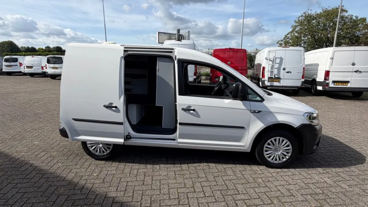 2.0 TDI 75KW 102PK EURO 6 AIRCO/ DUBBELE SCHUIFDEUR/ BEDRIJFSWAGENINRICHTING/ 100% DEALERONDERHOUDEN