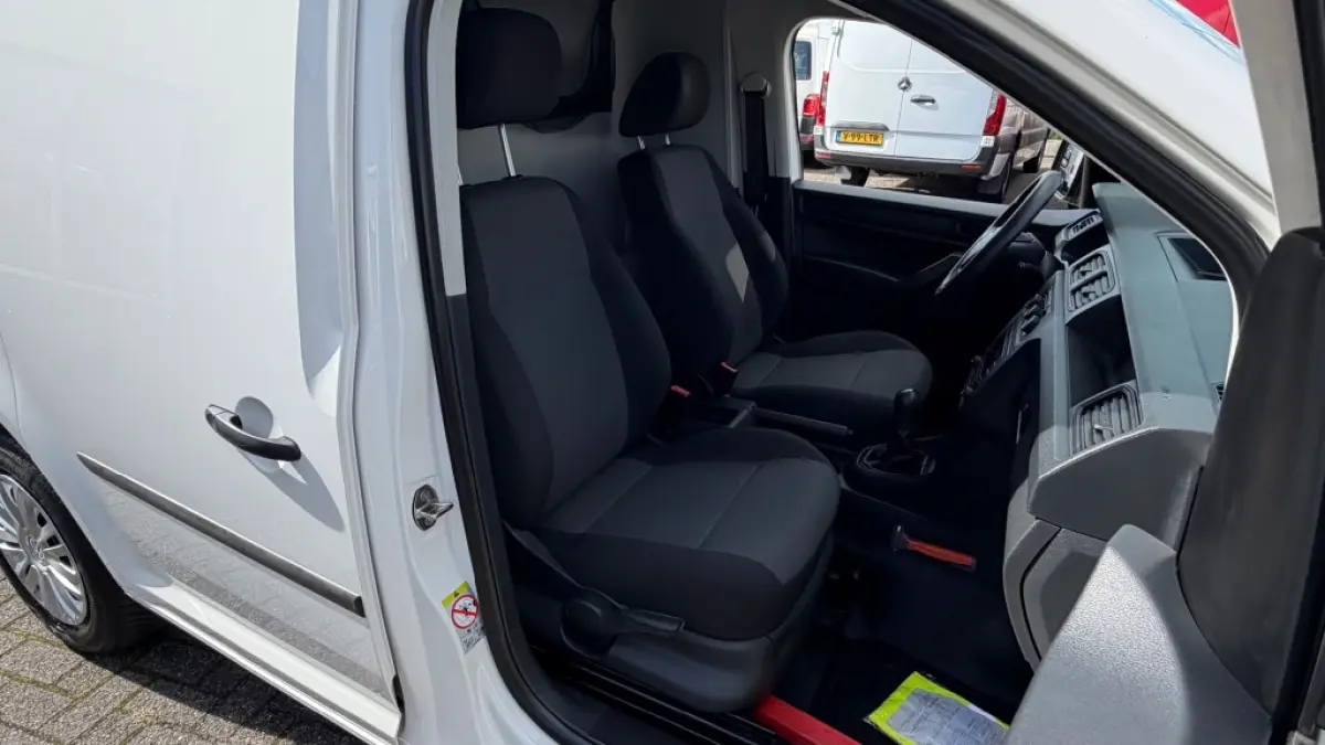 2.0 TDI 75KW 102PK EURO 6 AIRCO/ DUBBELE SCHUIFDEUR/ BEDRIJFSWAGENINRICHTING/ 100% DEALERONDERHOUDEN