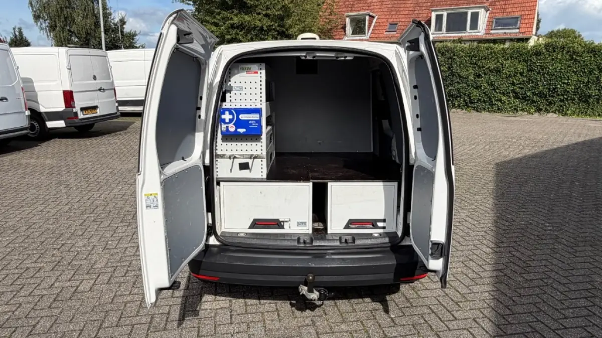2.0 TDI 75KW 102PK EURO 6 AIRCO/ DUBBELE SCHUIFDEUR/ BEDRIJFSWAGENINRICHTING/ 100% DEALERONDERHOUDEN