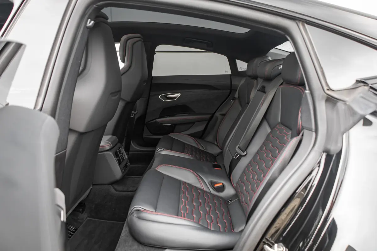 S 592pk | 21" LMV | Head-up | Panoramadak | B&O Audio | Luchtvering | 360 Camera | Carbon Interieur