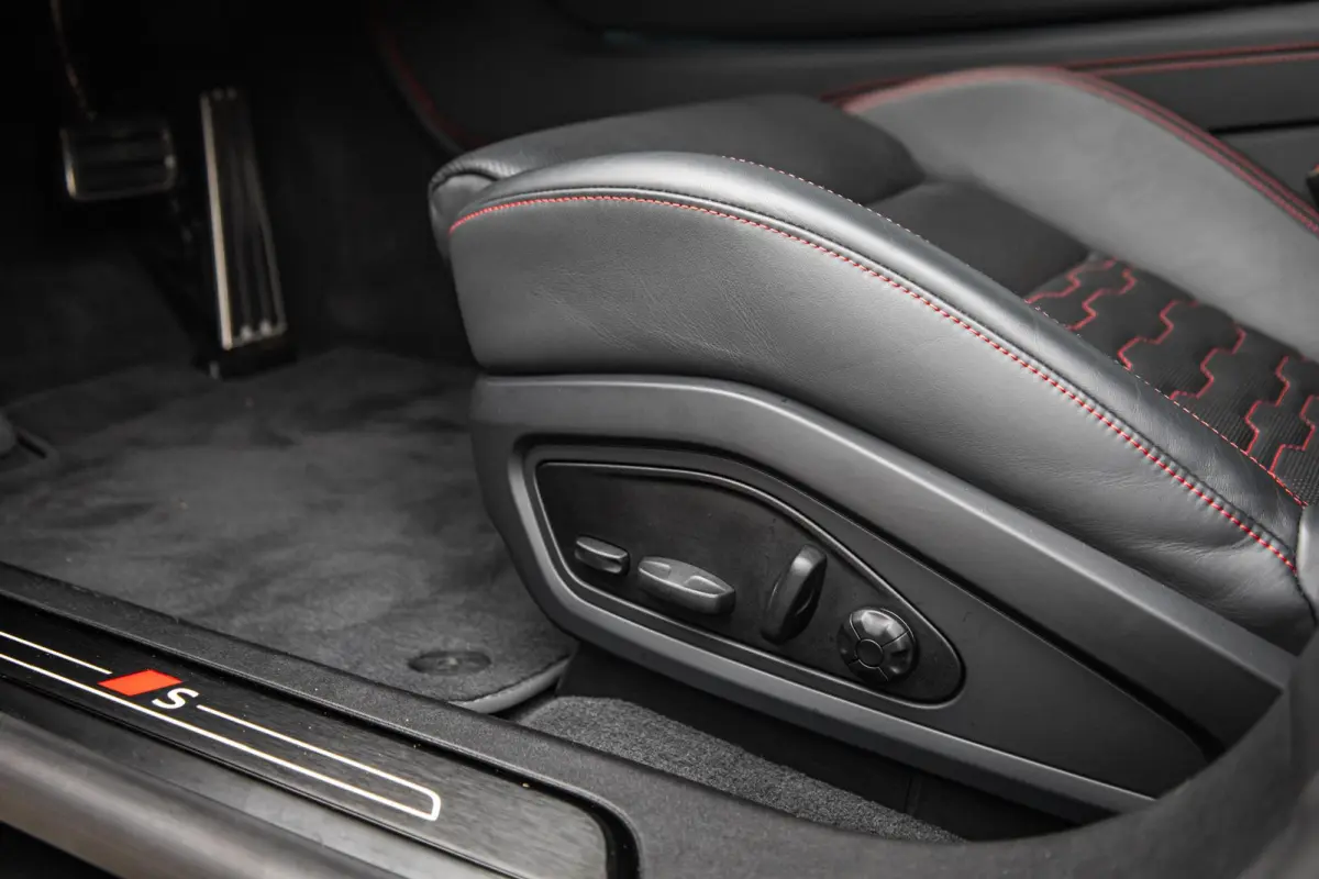 S 592pk | 21" LMV | Head-up | Panoramadak | B&O Audio | Luchtvering | 360 Camera | Carbon Interieur