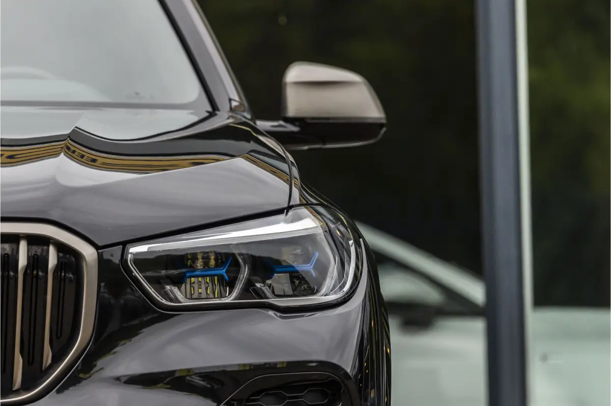 M50i High Executive Dealer onderhouden