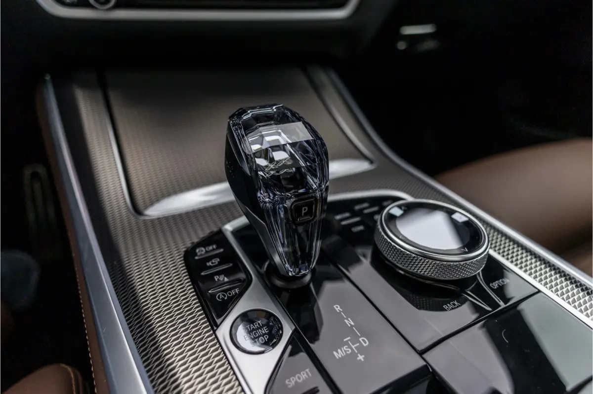 M50i High Executive Dealer onderhouden