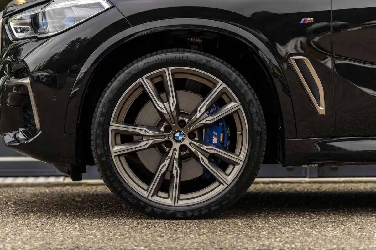 M50i High Executive Dealer onderhouden