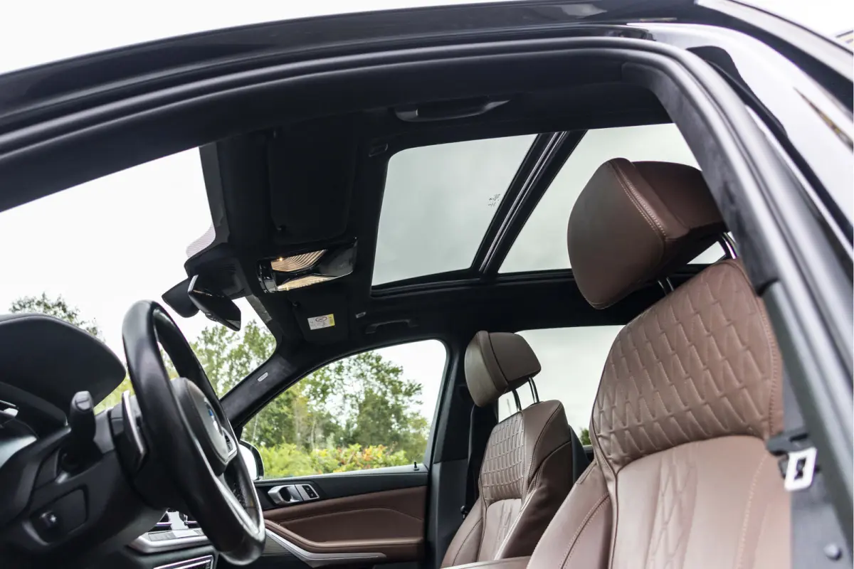 M50i High Executive Dealer onderhouden