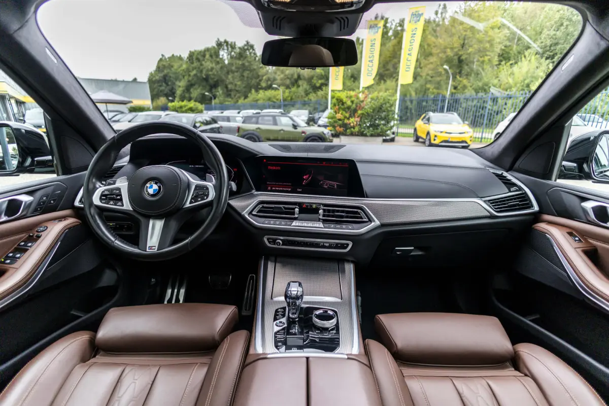 M50i High Executive Dealer onderhouden