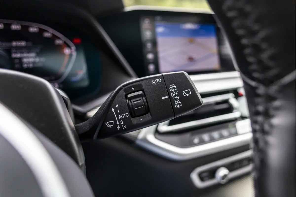 M50i High Executive Dealer onderhouden