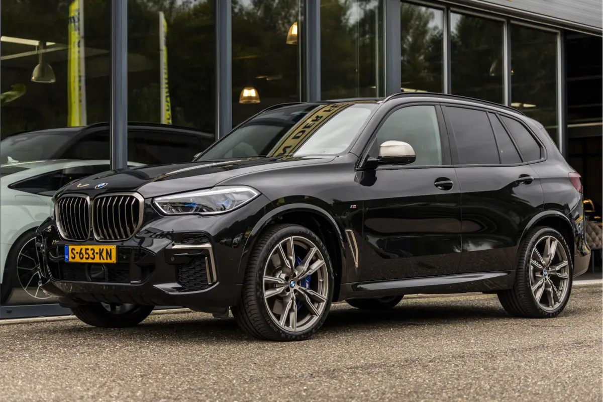 M50i High Executive Dealer onderhouden