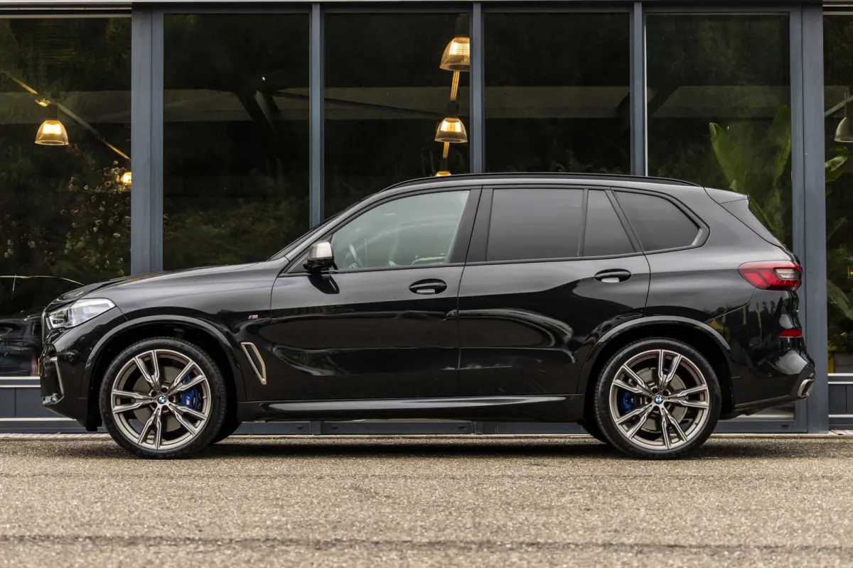 M50i High Executive Dealer onderhouden