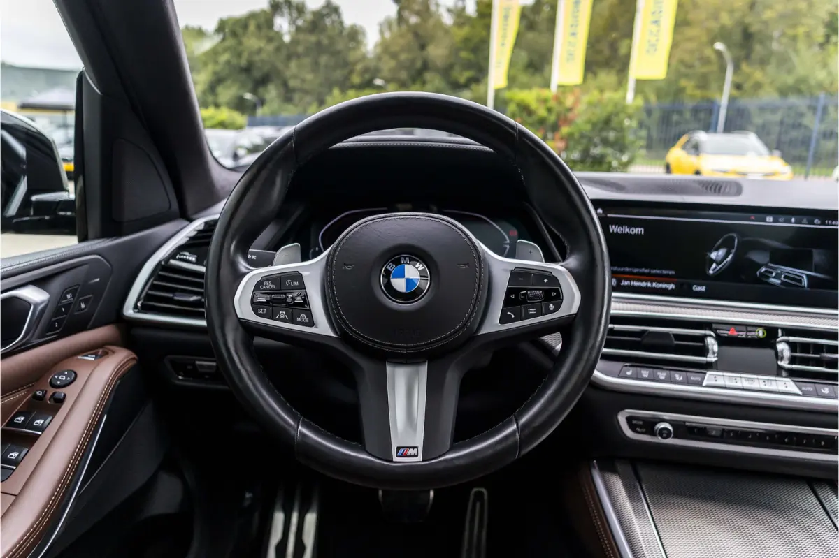 M50i High Executive Dealer onderhouden