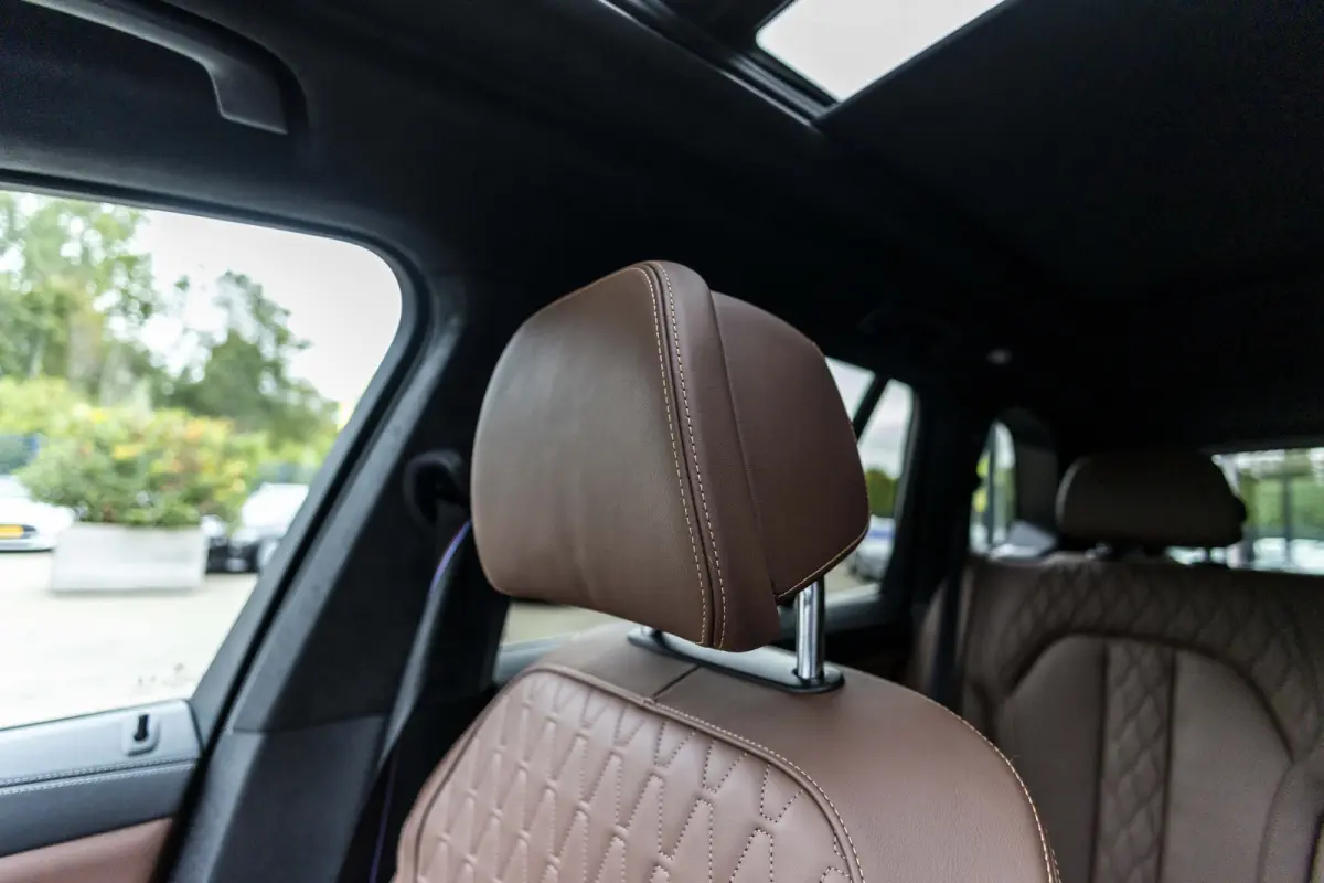 M50i High Executive Dealer onderhouden