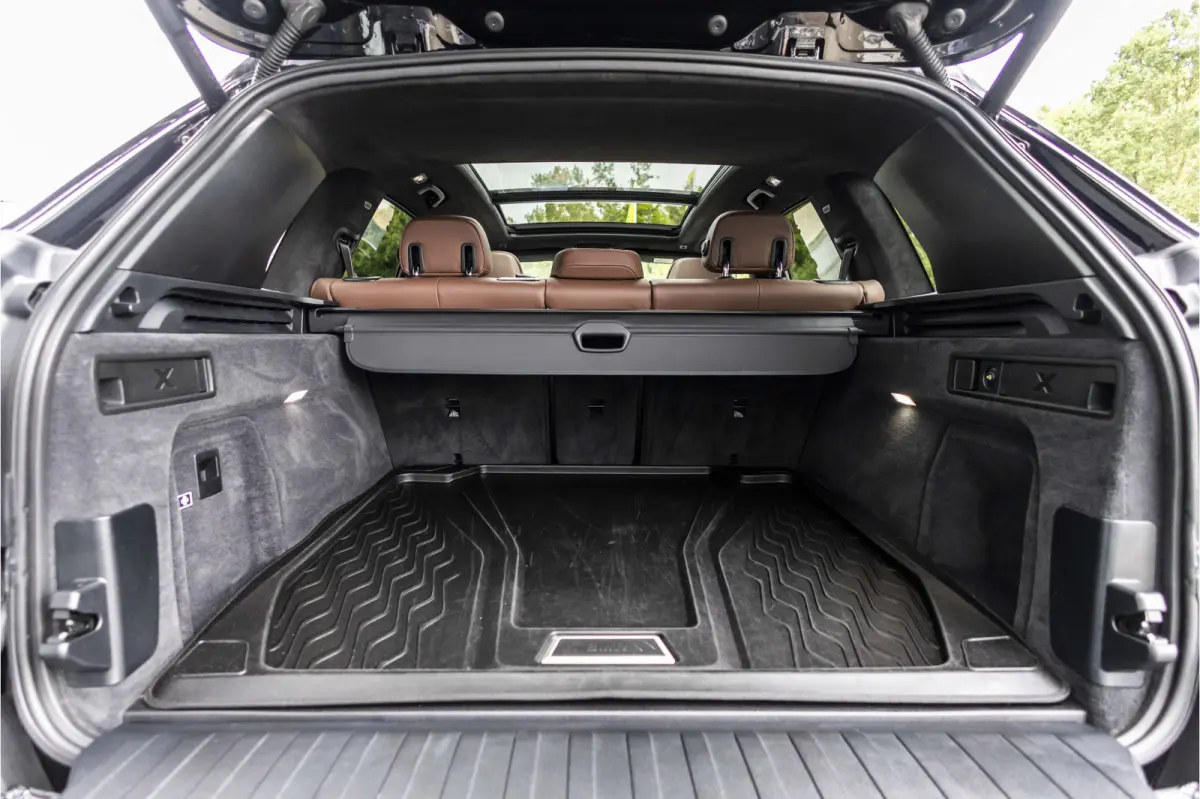 M50i High Executive Dealer onderhouden