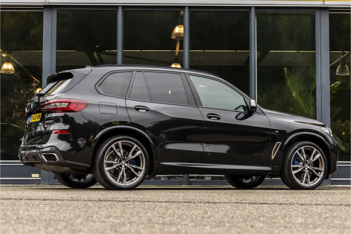 M50i High Executive Dealer onderhouden