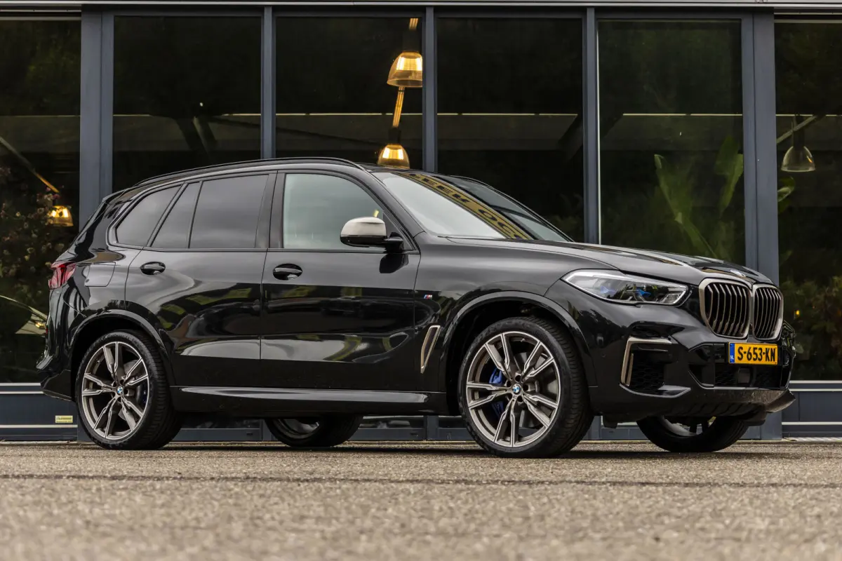 M50i High Executive Dealer onderhouden