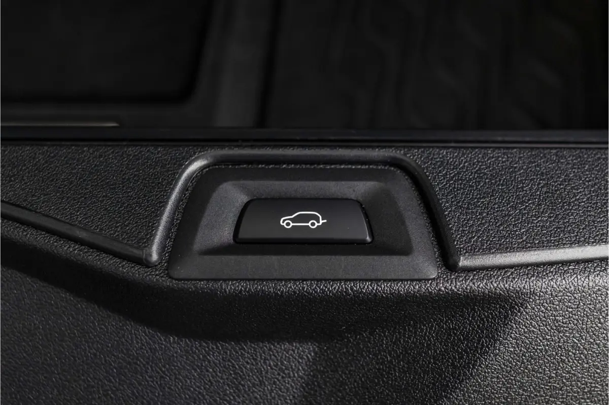 M50i High Executive Dealer onderhouden