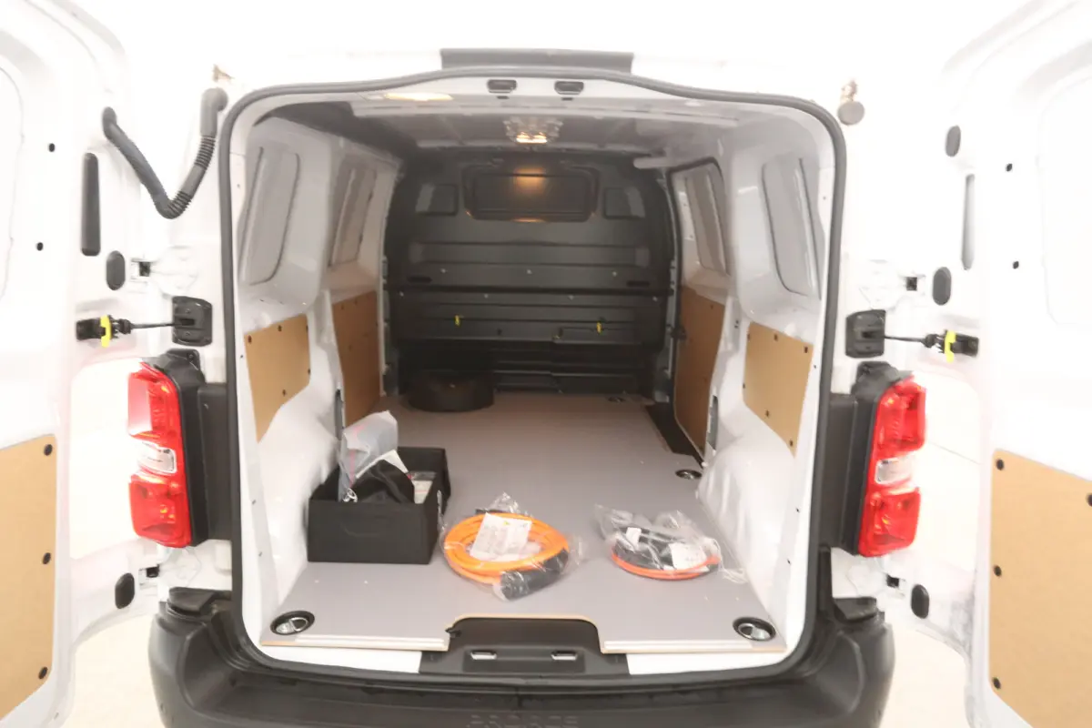 Electric 75 kWh Range L2H1 | NIEUW | Snelladen | SOH 98% | Virtual | Airco | Camera | Cruise | 3 Zits | Carplay | Navi