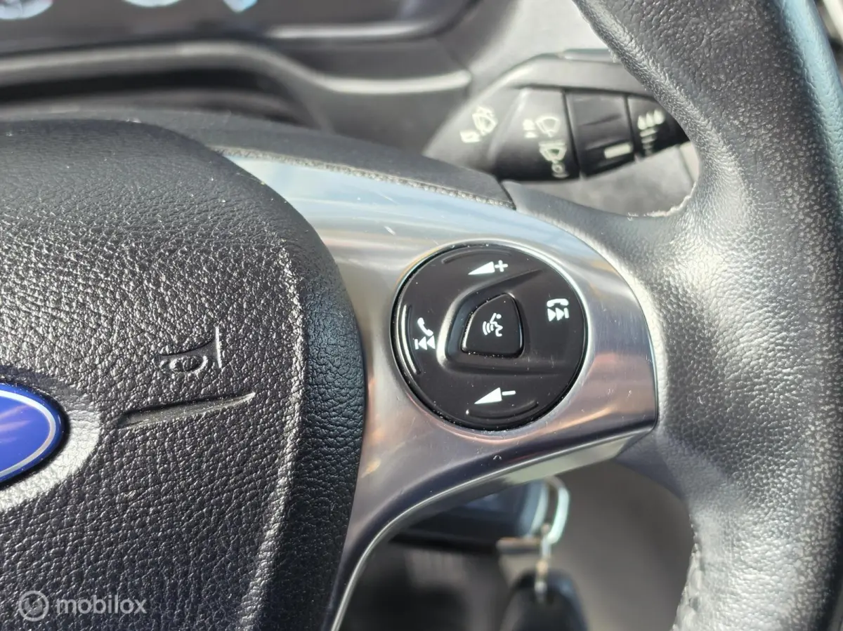 1.5 ECOBLUE L2 CAMERA CARPLAY SCHUIFDEUR