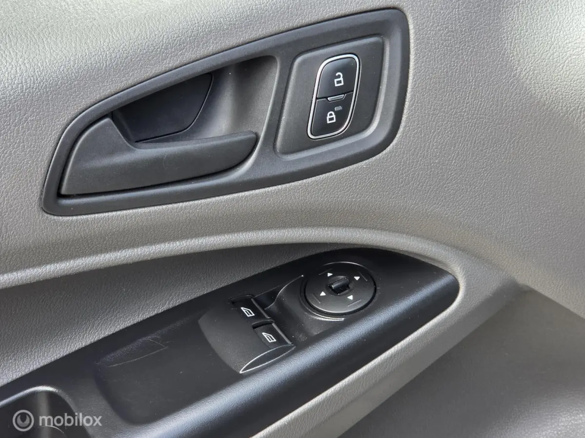 1.5 ECOBLUE L2 CAMERA CARPLAY SCHUIFDEUR