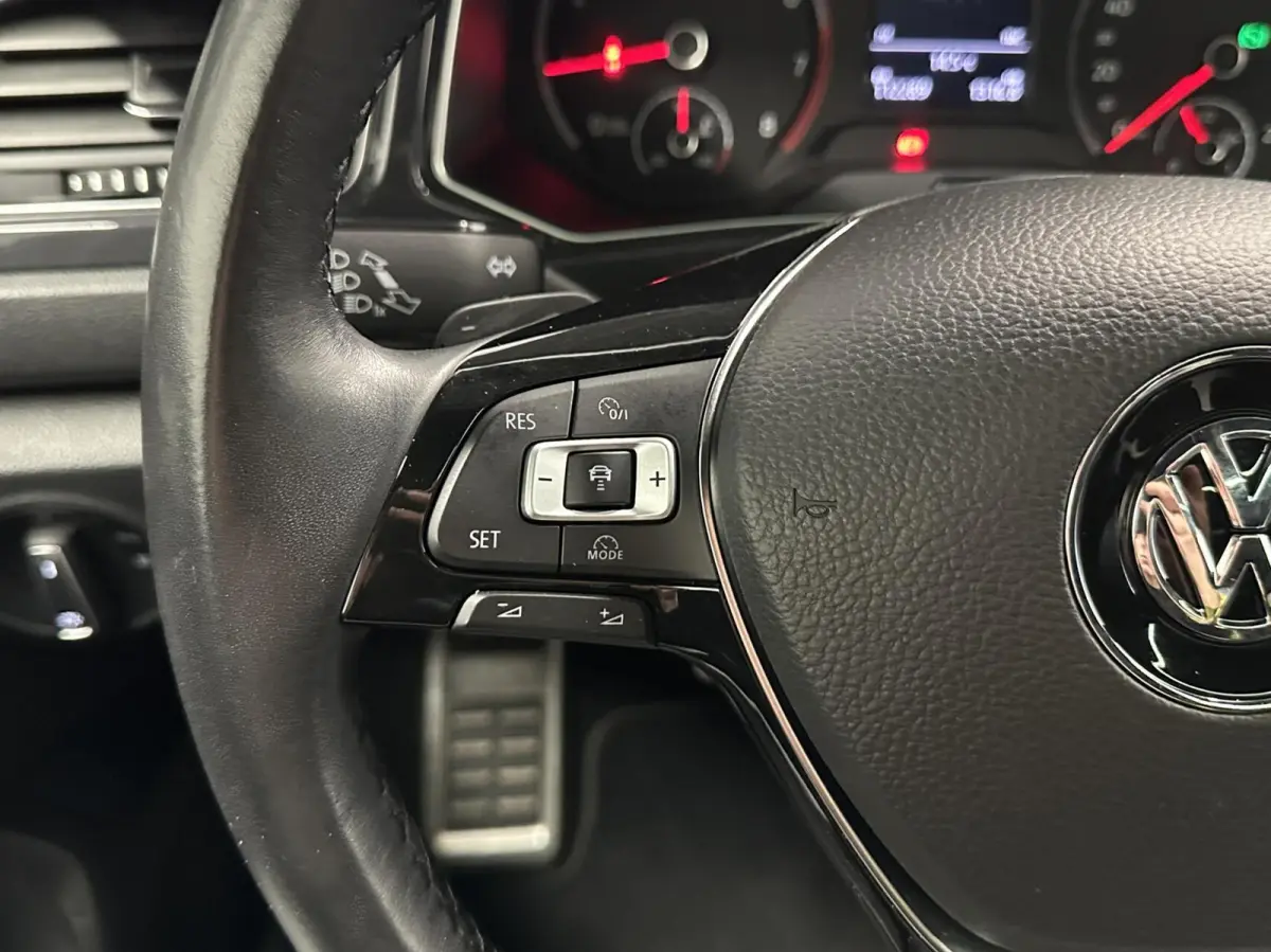 1.5 TSI R Line NAVI CAMERA PANO TREKHAAK CARPLAY ECC ADAPTIEF CRUISE.