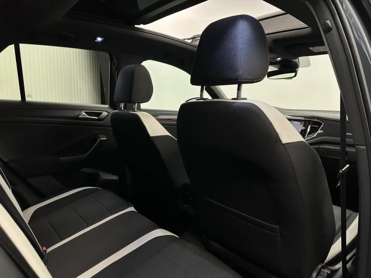 1.5 TSI R Line NAVI CAMERA PANO TREKHAAK CARPLAY ECC ADAPTIEF CRUISE.