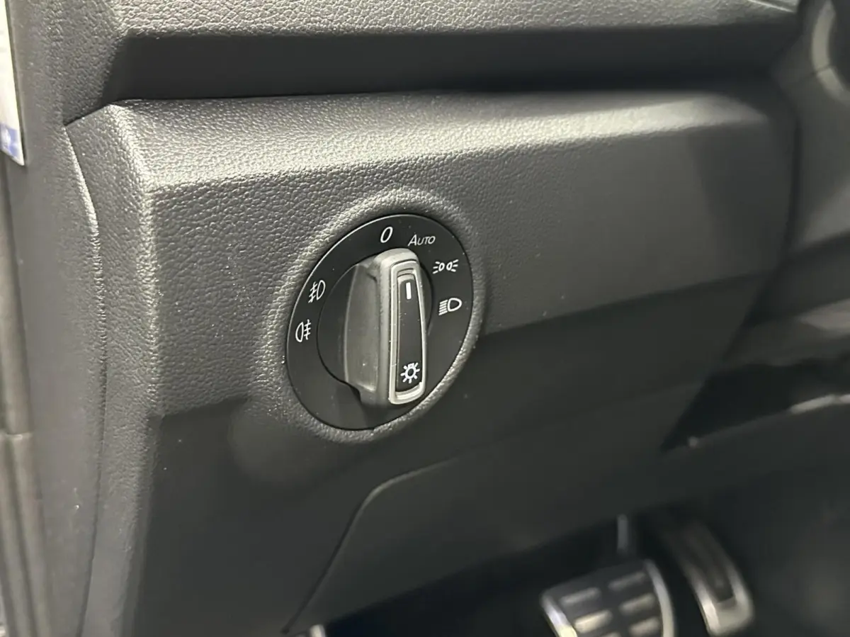 1.5 TSI R Line NAVI CAMERA PANO TREKHAAK CARPLAY ECC ADAPTIEF CRUISE.