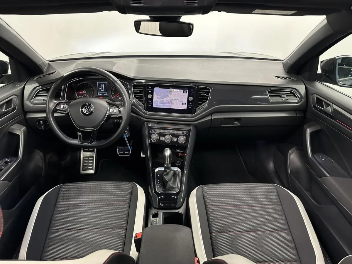 1.5 TSI R Line NAVI CAMERA PANO TREKHAAK CARPLAY ECC ADAPTIEF CRUISE.