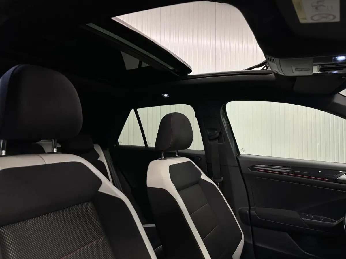 1.5 TSI R Line NAVI CAMERA PANO TREKHAAK CARPLAY ECC ADAPTIEF CRUISE.