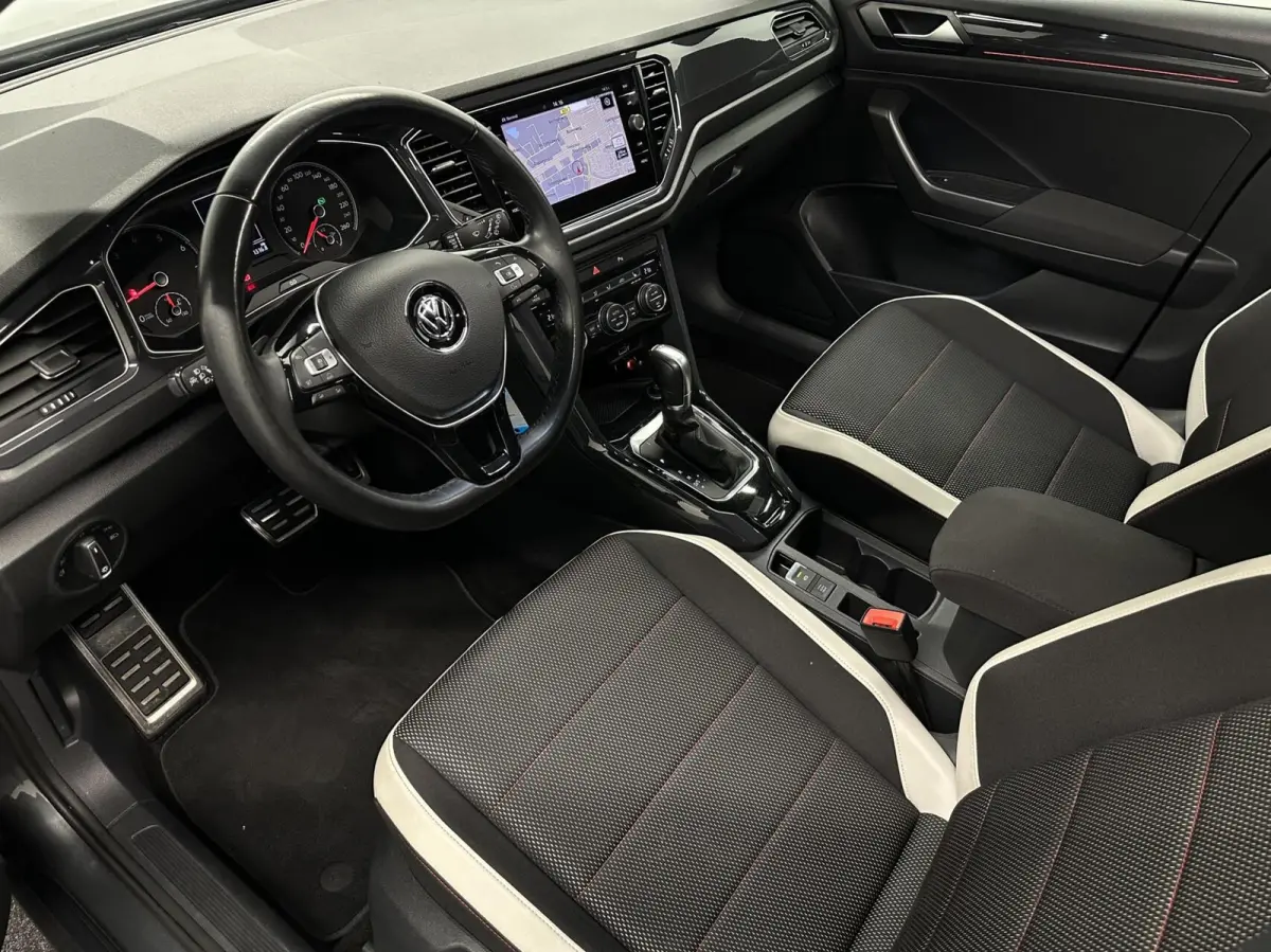 1.5 TSI R Line NAVI CAMERA PANO TREKHAAK CARPLAY ECC ADAPTIEF CRUISE.