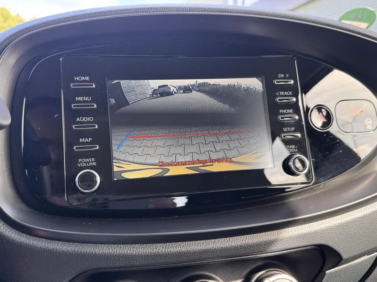 1.0 VVT-i MT Play Camera|CarPlay|Adapt.Cruise|