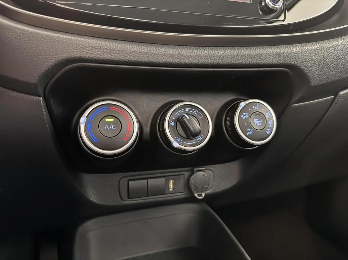 1.0 VVT-i MT Play Camera|CarPlay|Adapt.Cruise|