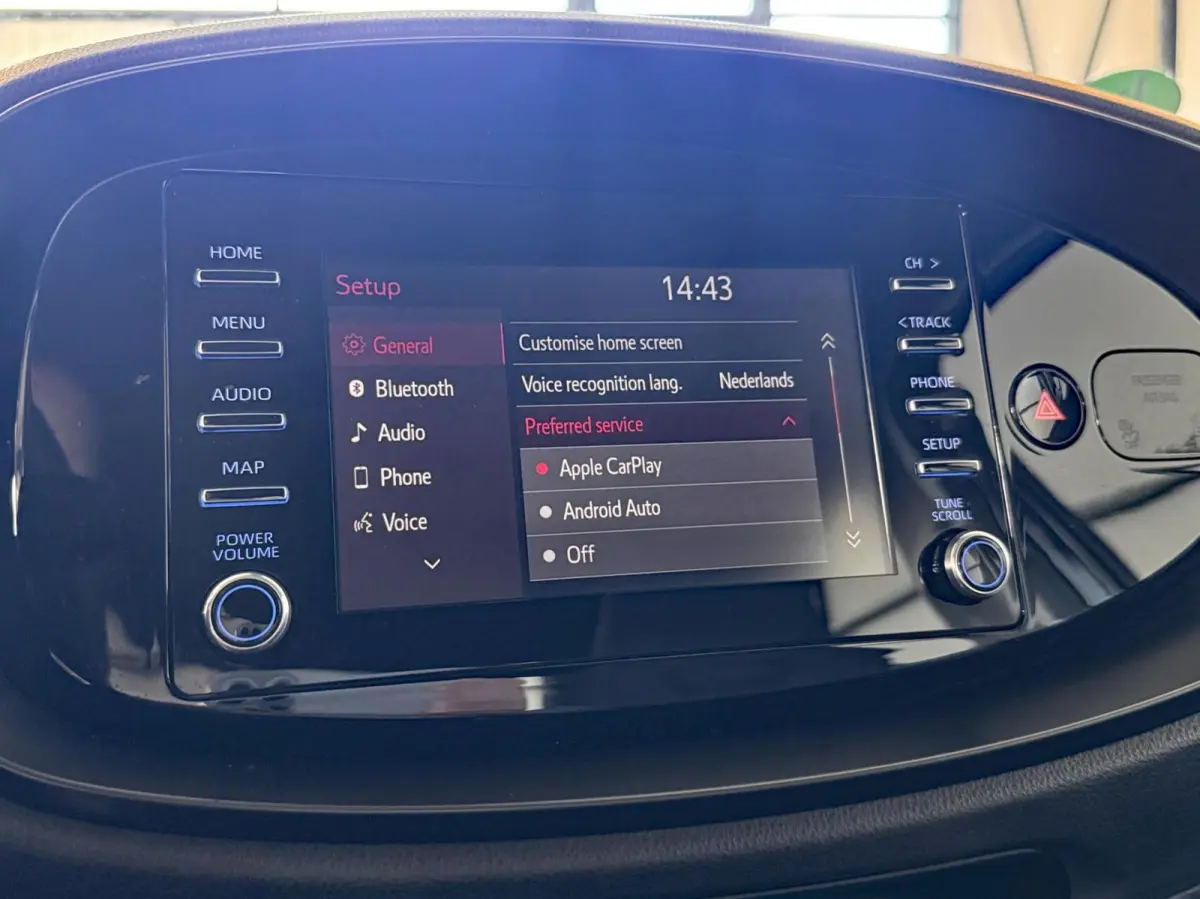 1.0 VVT-i MT Play Camera|CarPlay|Adapt.Cruise|