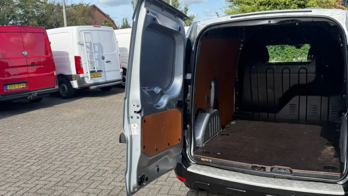 1.5 DCI 55KW 75PK EURO 6 NAVIGATIE/ AIRCO/ CRUISE CONTROL/ PARKEERSENSOREN/ CAMERA/ 100% DEALERONDERHOUDEN