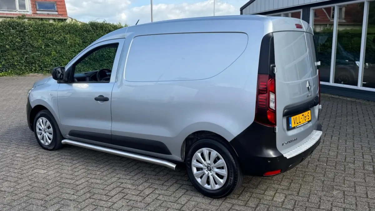 1.5 DCI 55KW 75PK EURO 6 NAVIGATIE/ AIRCO/ CRUISE CONTROL/ PARKEERSENSOREN/ CAMERA/ 100% DEALERONDERHOUDEN