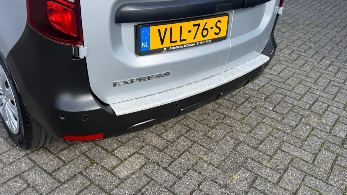 1.5 DCI 55KW 75PK EURO 6 NAVIGATIE/ AIRCO/ CRUISE CONTROL/ PARKEERSENSOREN/ CAMERA/ 100% DEALERONDERHOUDEN