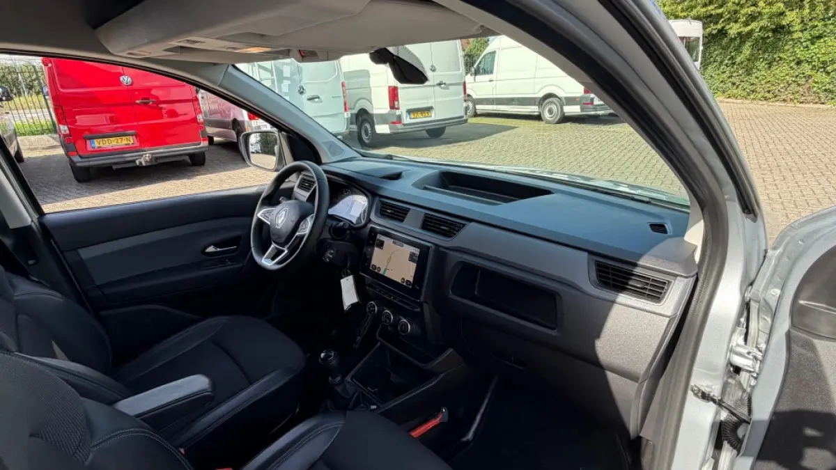 1.5 DCI 55KW 75PK EURO 6 NAVIGATIE/ AIRCO/ CRUISE CONTROL/ PARKEERSENSOREN/ CAMERA/ 100% DEALERONDERHOUDEN
