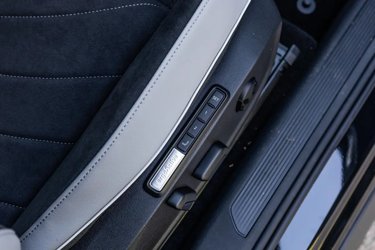 204pk Pro Limited Edition 59 kWh | Panoramadak | Stuenhaak | Interieur Pakket