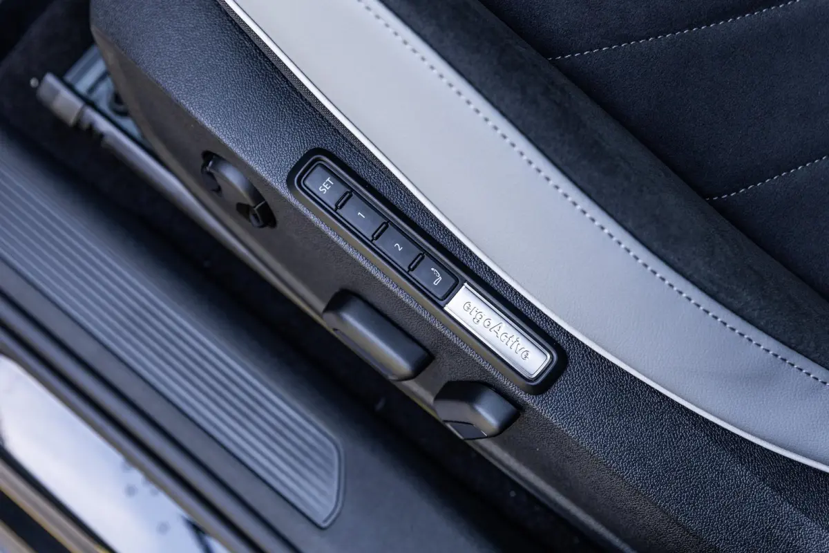 204pk Pro Limited Edition 59 kWh | Panoramadak | Stuenhaak | Interieur Pakket