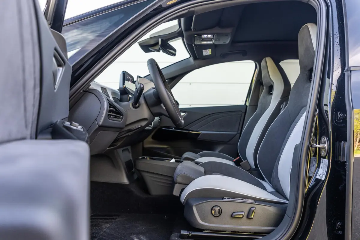 204pk Pro Limited Edition 59 kWh | Panoramadak | Stuenhaak | Interieur Pakket