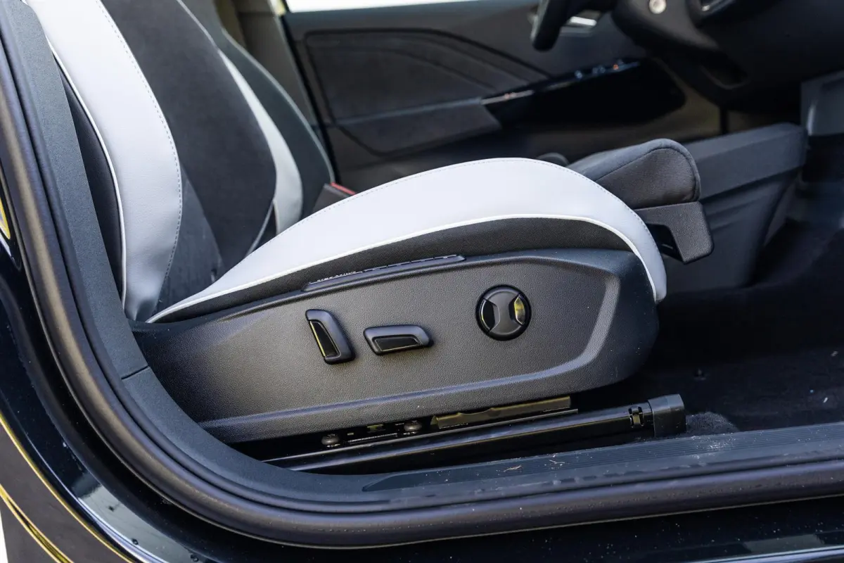 204pk Pro Limited Edition 59 kWh | Panoramadak | Stuenhaak | Interieur Pakket