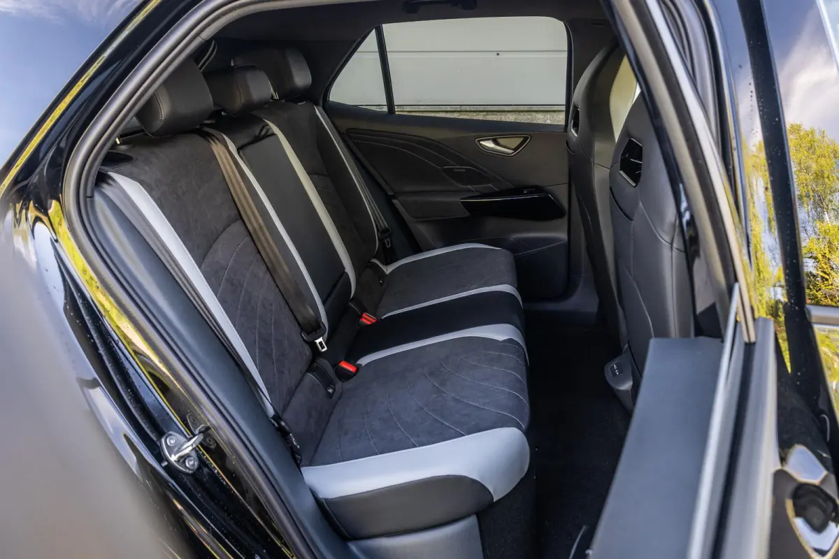 204pk Pro Limited Edition 59 kWh | Panoramadak | Stuenhaak | Interieur Pakket