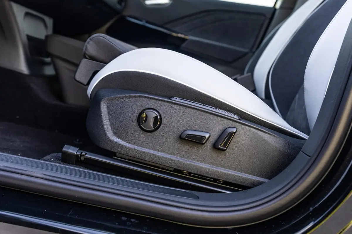 204pk Pro Limited Edition 59 kWh | Panoramadak | Stuenhaak | Interieur Pakket