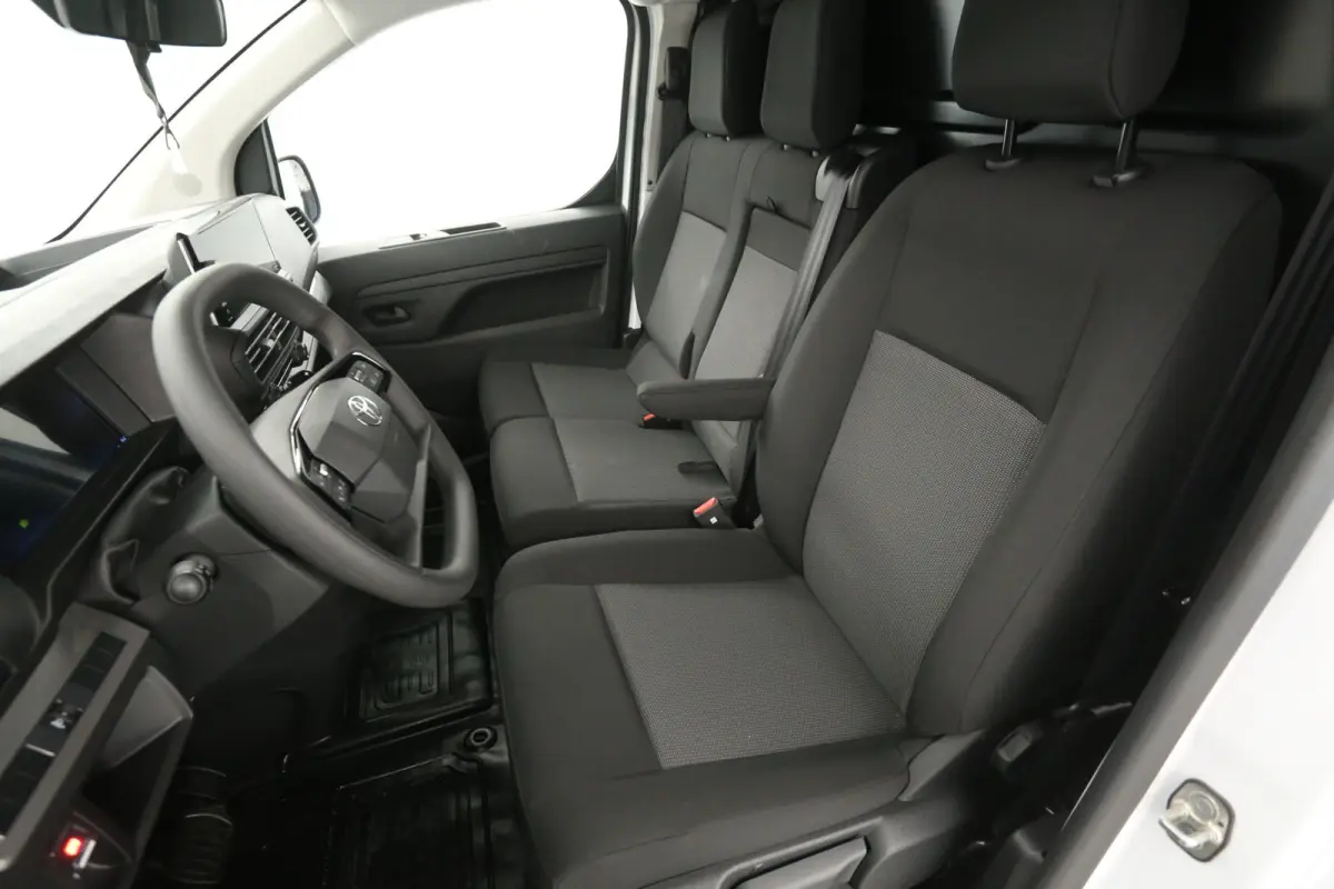 Electric 75 kWh L2H1 Range | NIEUW | Snelladen | SOH 97% | Virtual | Airco | Camera | Cruise | 3 Zits | Carplay | Parkeersens.
