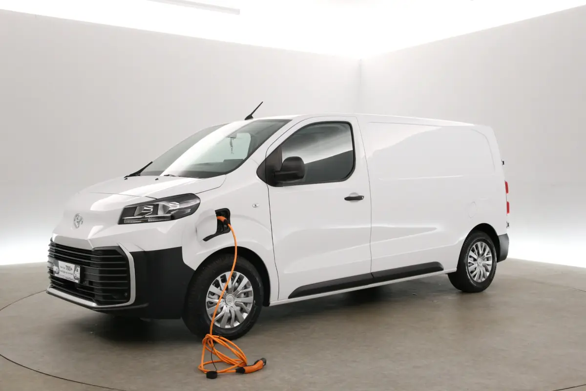 Electric 75 kWh L2H1 Range | NIEUW | Snelladen | SOH 97% | Virtual | Airco | Camera | Cruise | 3 Zits | Carplay | Parkeersens.