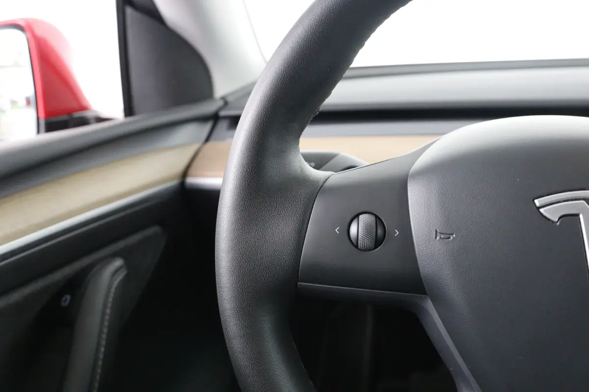 Long Range AWD 75 kWh | SOH 93% | Trekhaak | Leder | Pano | Camera | Stoel/Stuurverwarming | Cruise Adaptive | Clima | Navi | LED