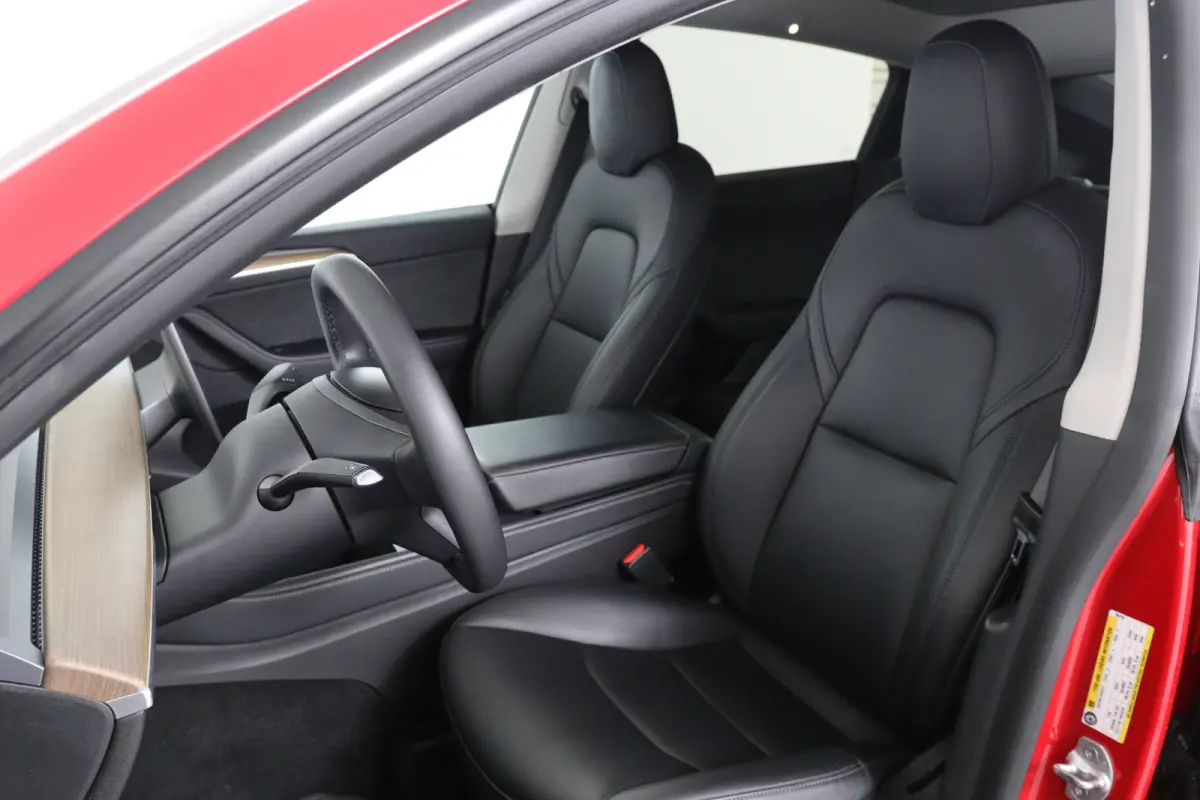 Long Range AWD 75 kWh | SOH 93% | Trekhaak | Leder | Pano | Camera | Stoel/Stuurverwarming | Cruise Adaptive | Clima | Navi | LED