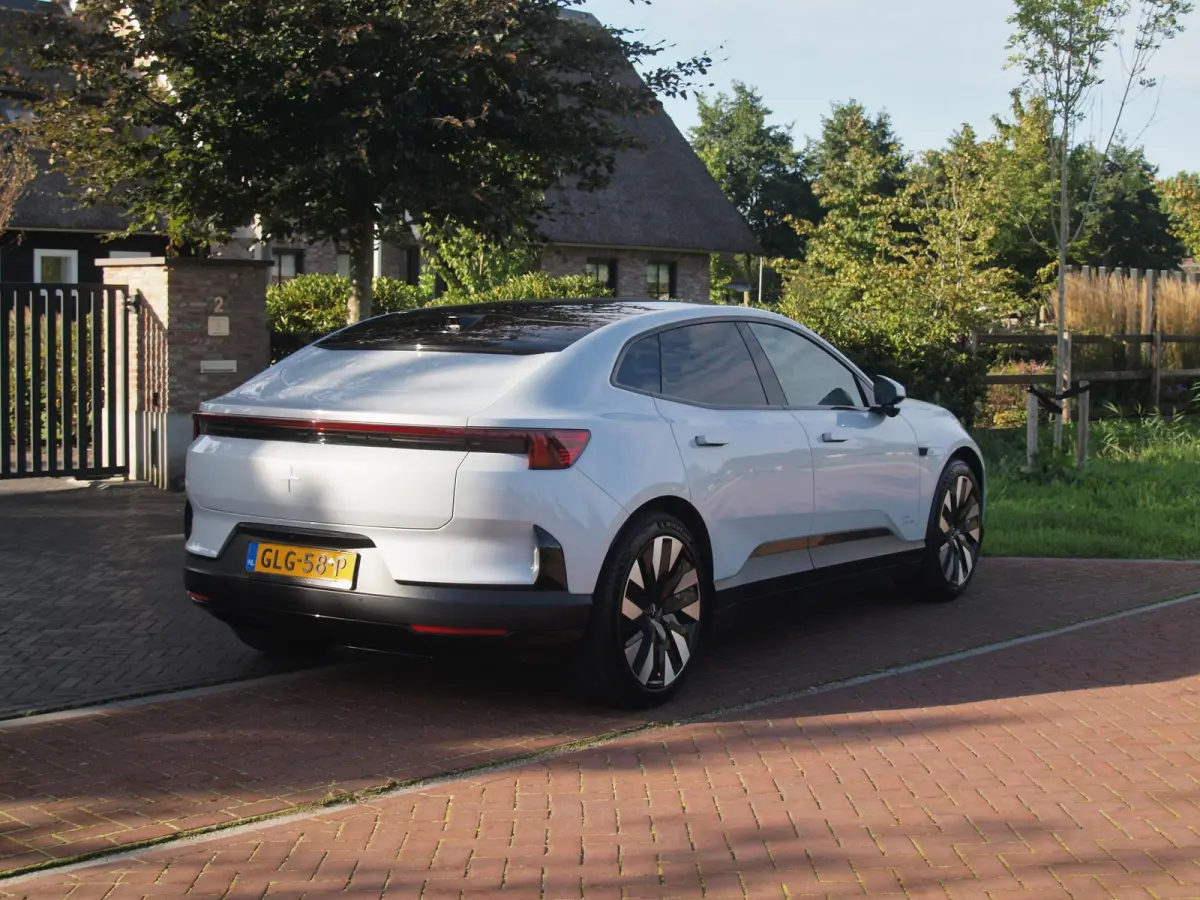 Long Range Single motor 100 kWh | NL-Auto | Panoramadak | WLPT actieradius: 620 KM | 360 Camera | Sfeerverlichting |