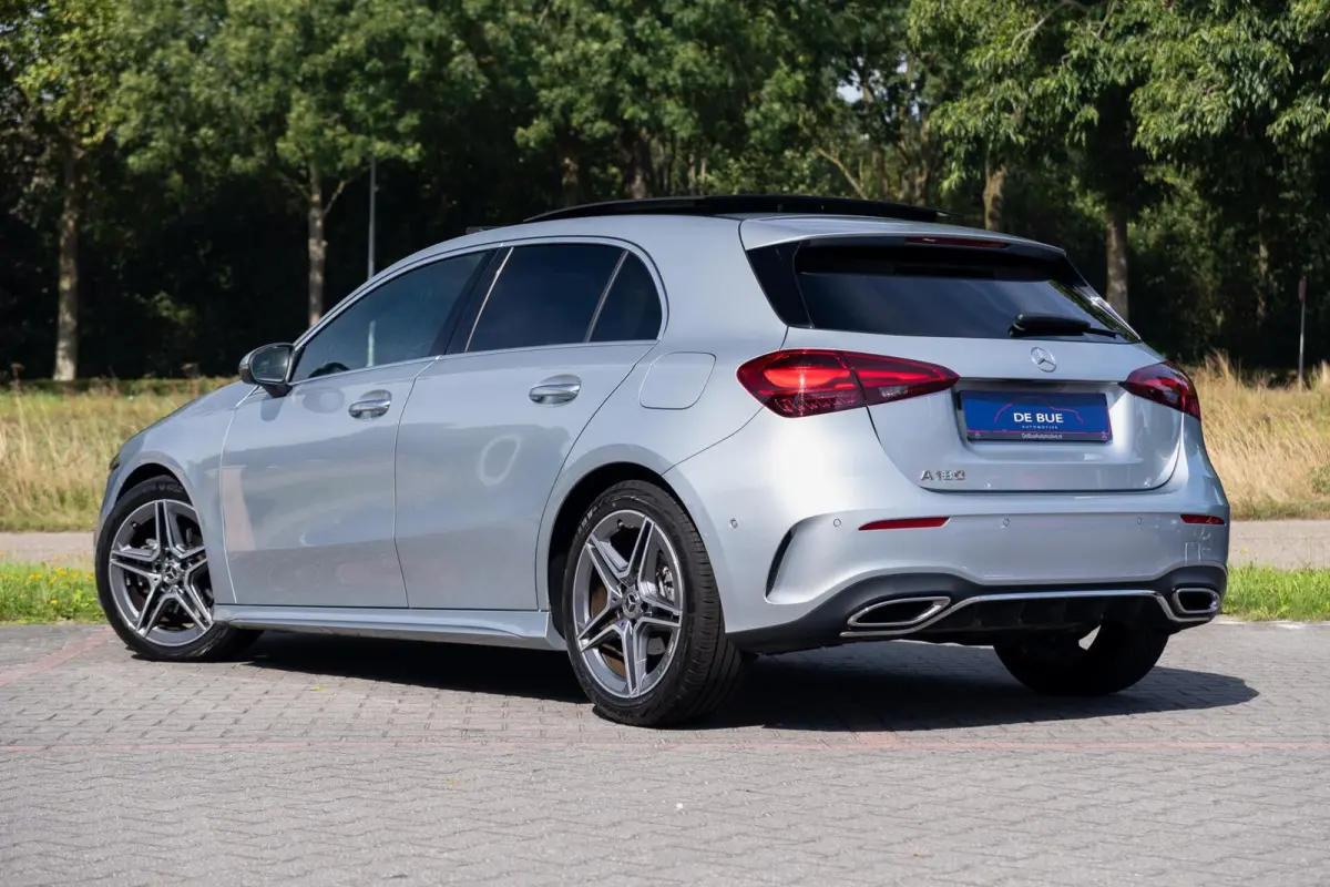 180 AMG Line|BTW|Facelift|Panoramadak|Sfeerverlichting|CarPlay|LED|Org NL NAP|1 Eig|Dealer Onderhouden