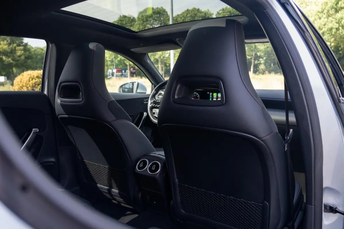 180 AMG Line|BTW|Facelift|Panoramadak|Sfeerverlichting|CarPlay|LED|Org NL NAP|1 Eig|Dealer Onderhouden
