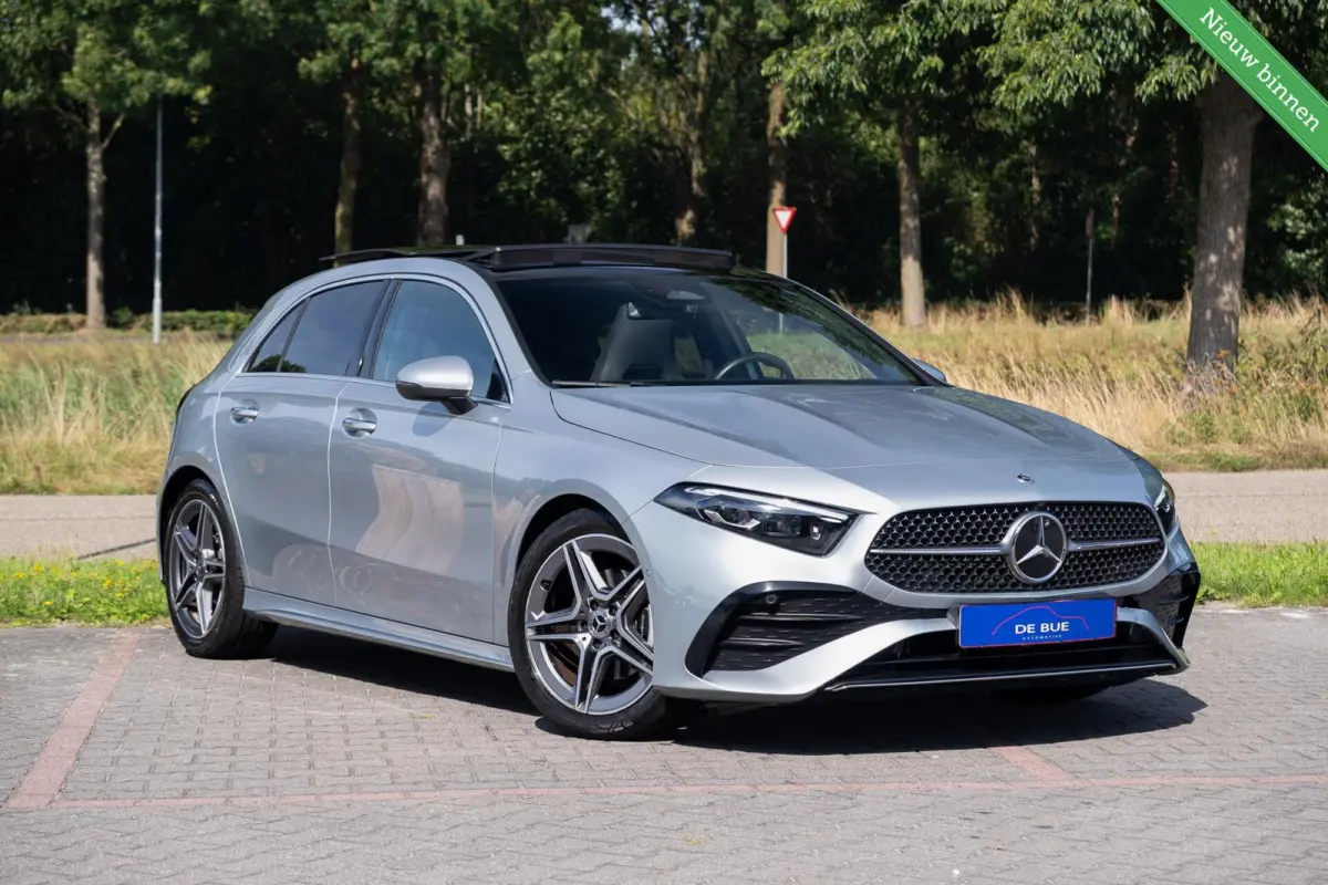 180 AMG Line|BTW|Facelift|Panoramadak|Sfeerverlichting|CarPlay|LED|Org NL NAP|1 Eig|Dealer Onderhouden